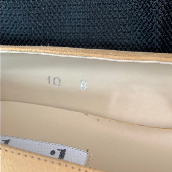 Details Chic Tan and Black Heels with Elegant Design - Picture 5 of 11